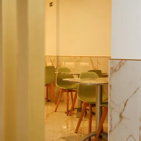 לינה וארוחת בוקר Nova Delpa Al