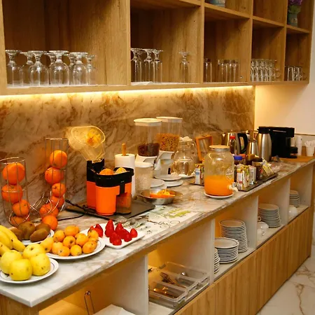 לינה וארוחת בוקר Nova Delpa Al 4*