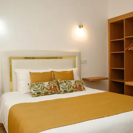 Nova Delpa Al קלדס דה ריינה