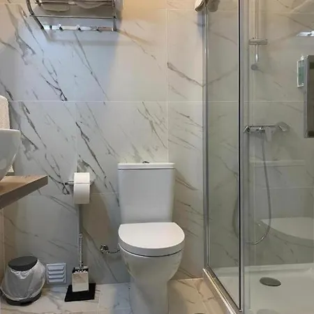 לינה וארוחת בוקר Nova Delpa Al